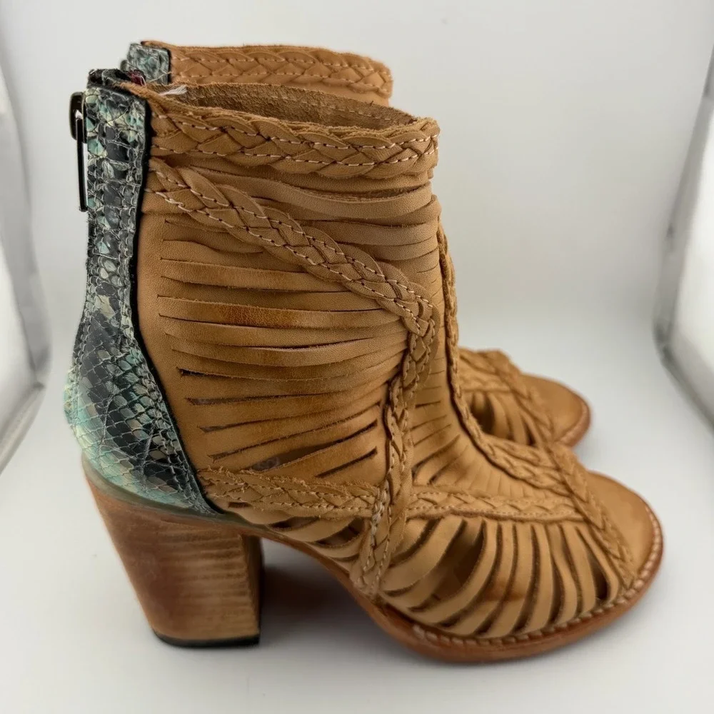 Freebird‎ by Steven Bela Size 6 Tan Teal Snakeskin Woven Leather Booties
